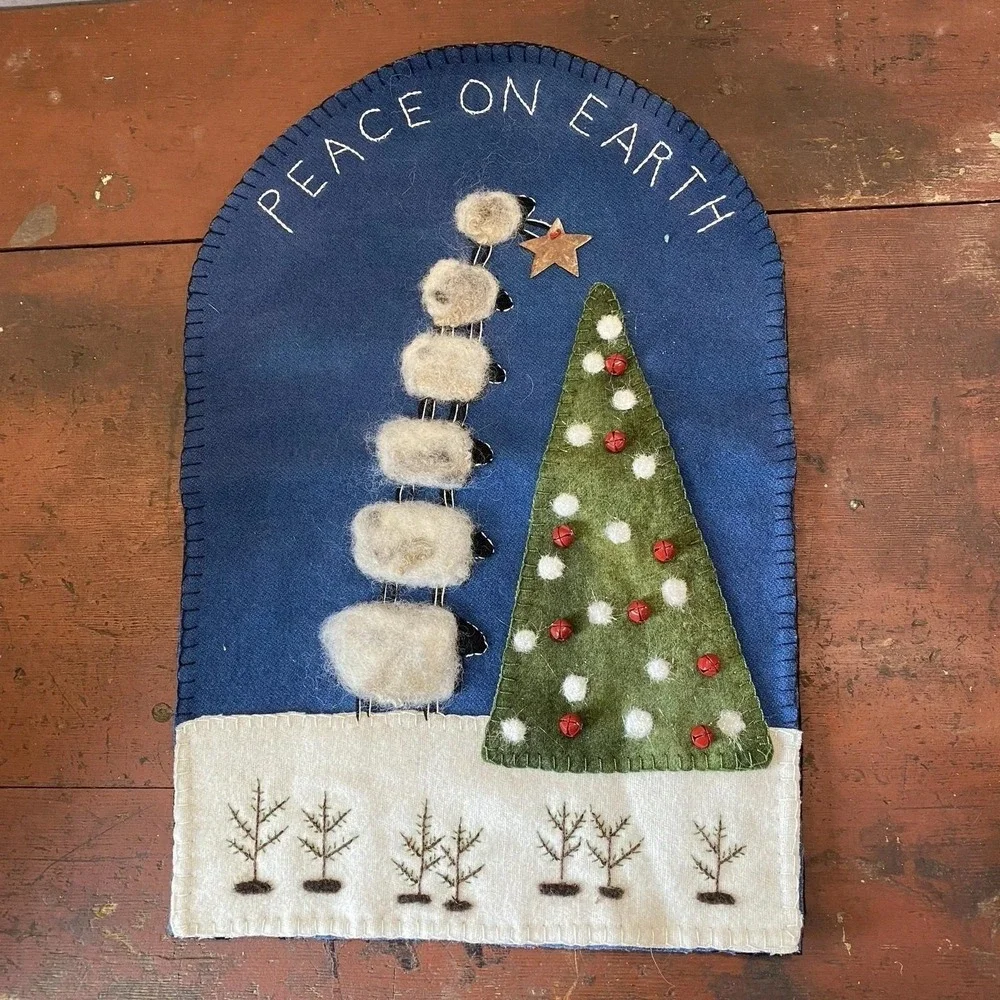 Primitive Christmas PEACE‎ ON EARTH SHEEP Table Runner Mat Doily 17.5